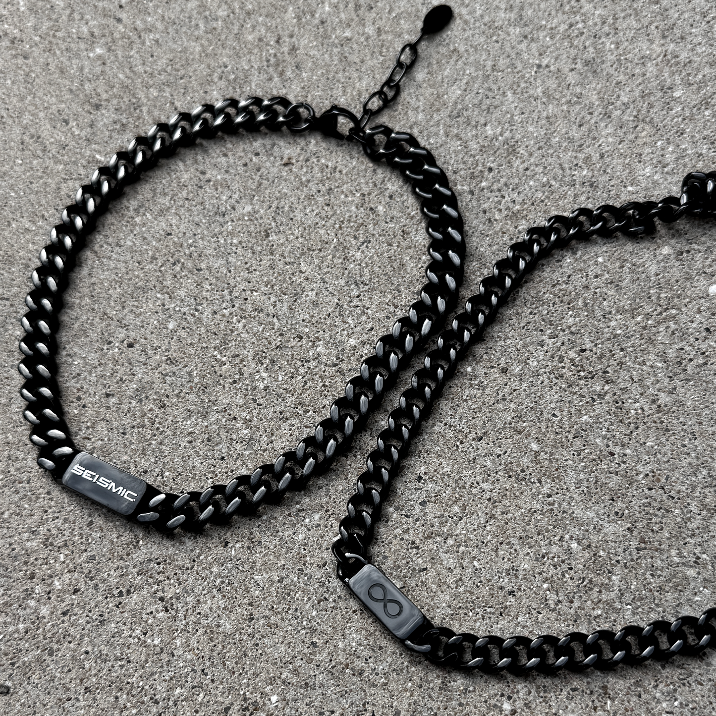 Seismic Black/Silver Necklace - 16"