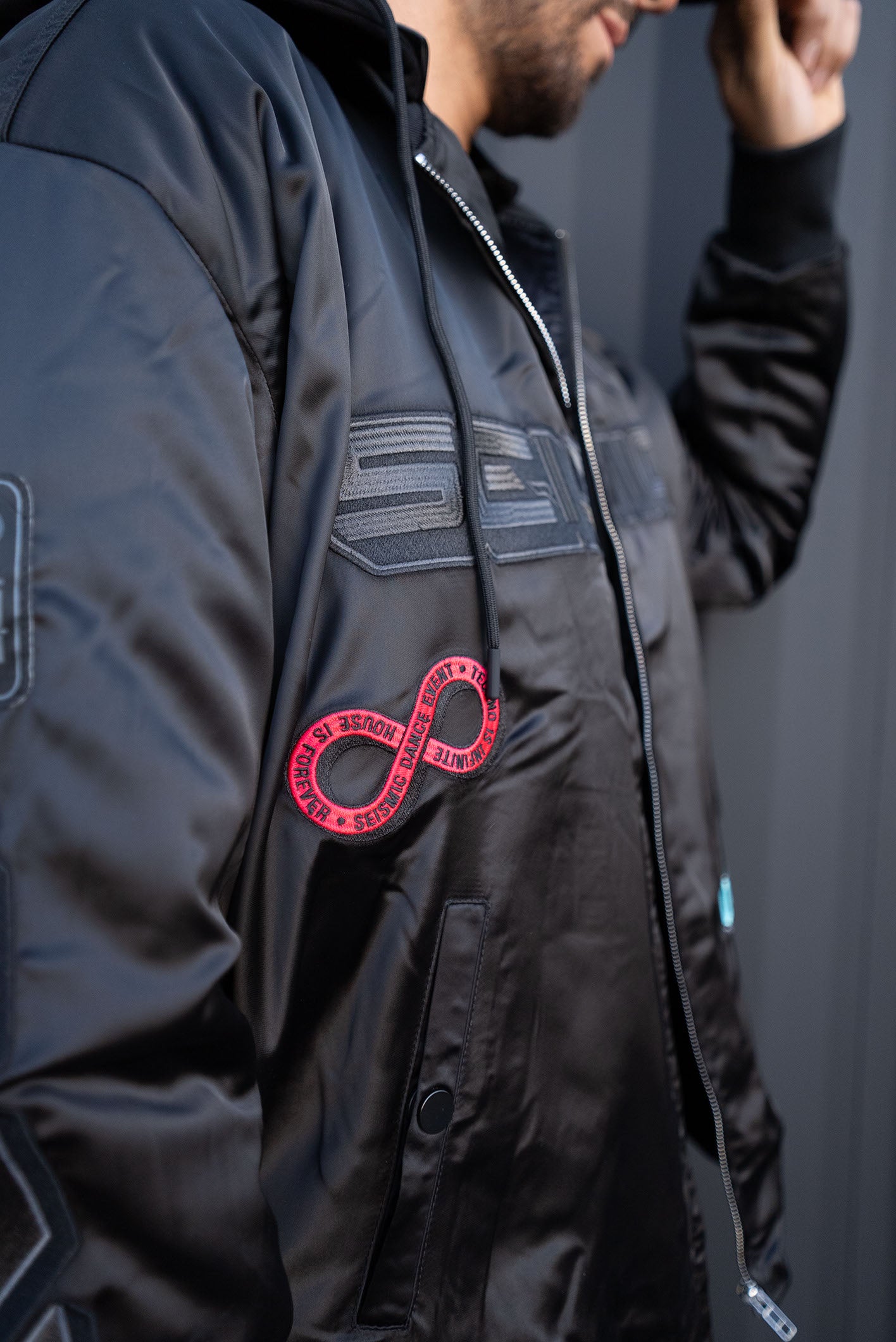 Seismic 8.0 Bomber (Satin)