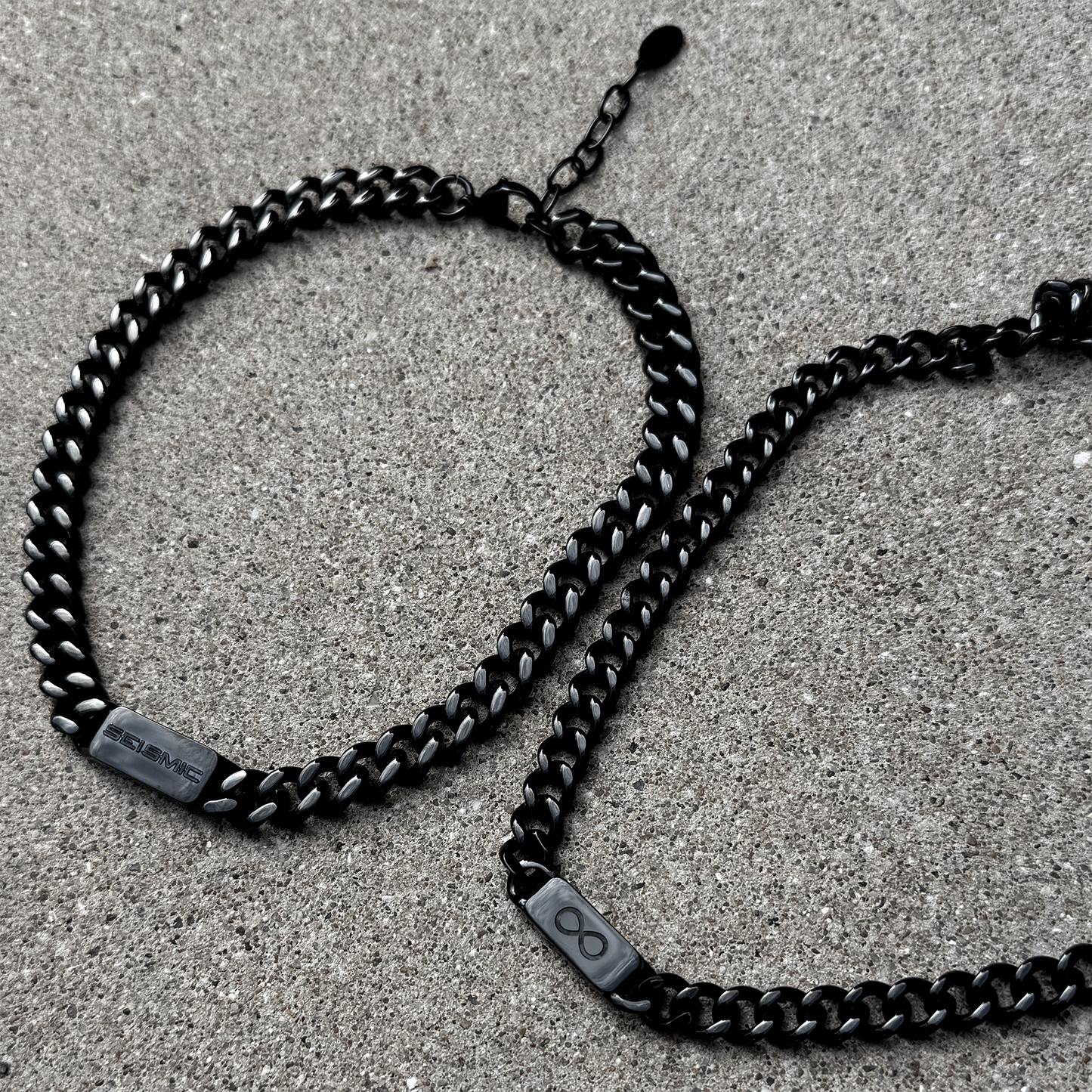Seismic Black/Black Necklace - 18"